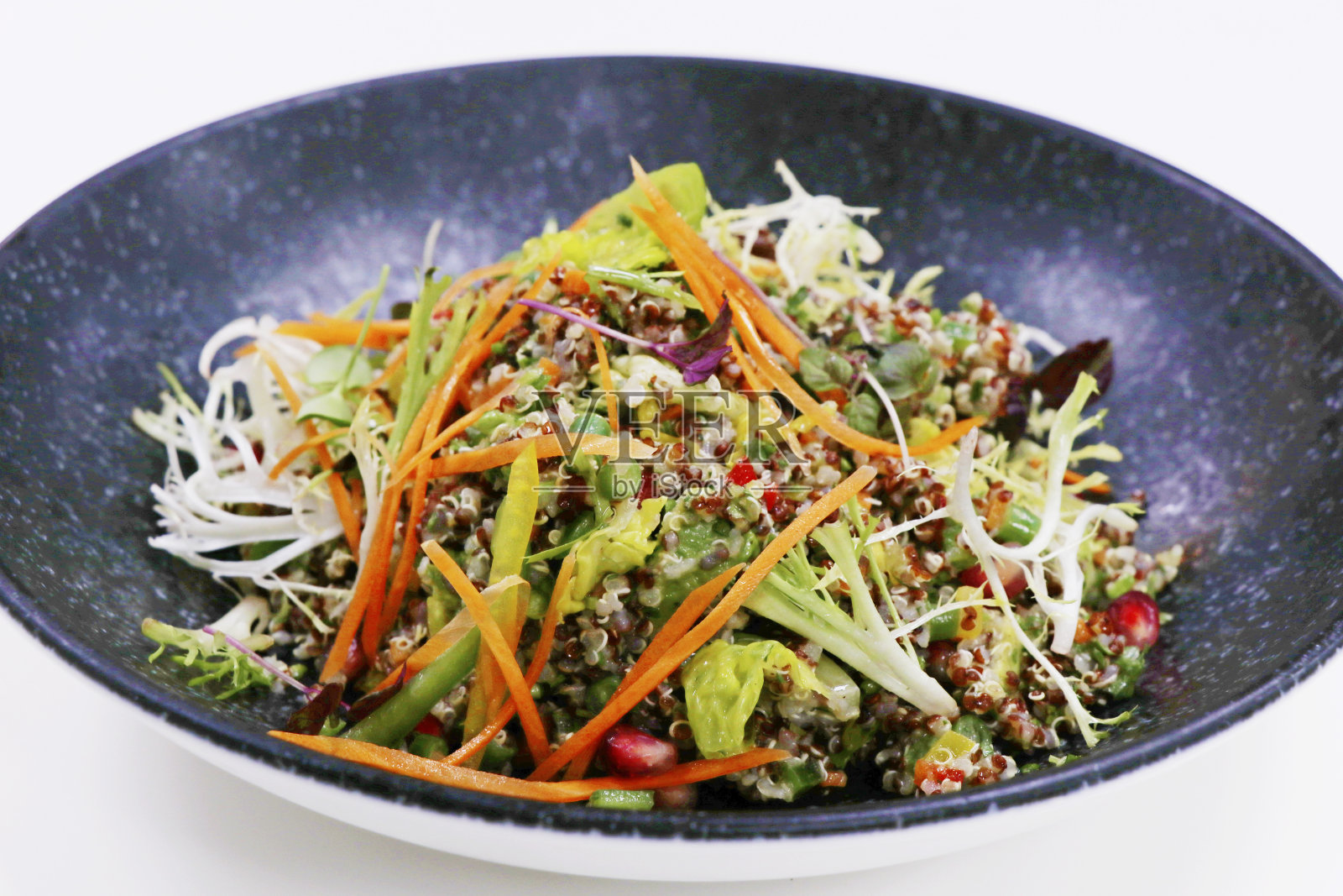 甜椒牛油果豆类胡萝卜藜麦沙拉照片摄影图片