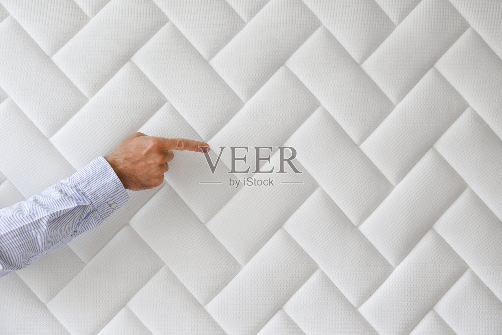 概念形象的新床垫与矩形图案。照片摄影图片