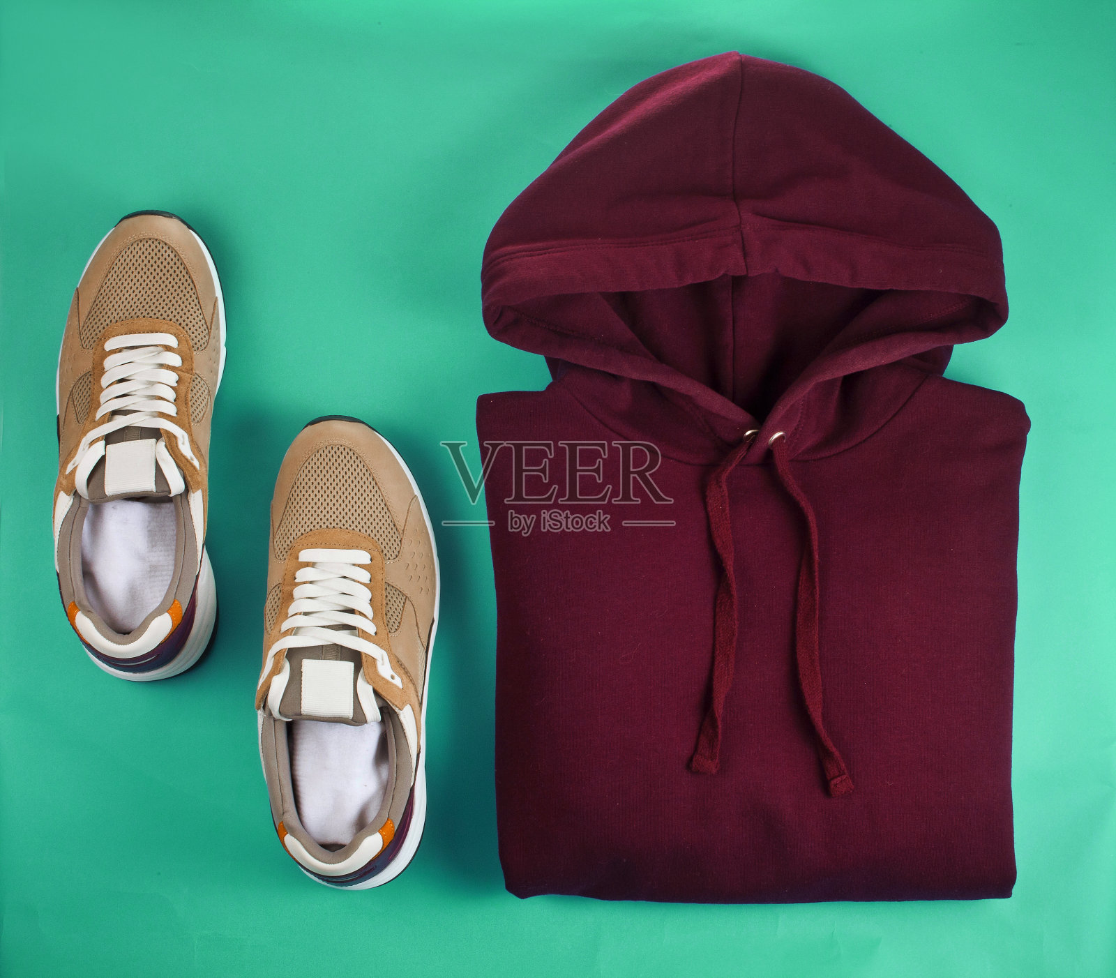 运动鞋和连帽衫照片摄影图片