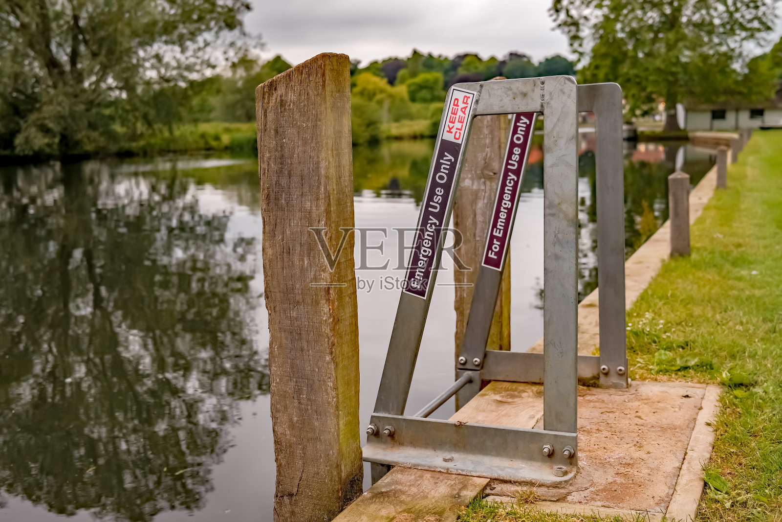 紧急撤离诺福克布尔河照片摄影图片