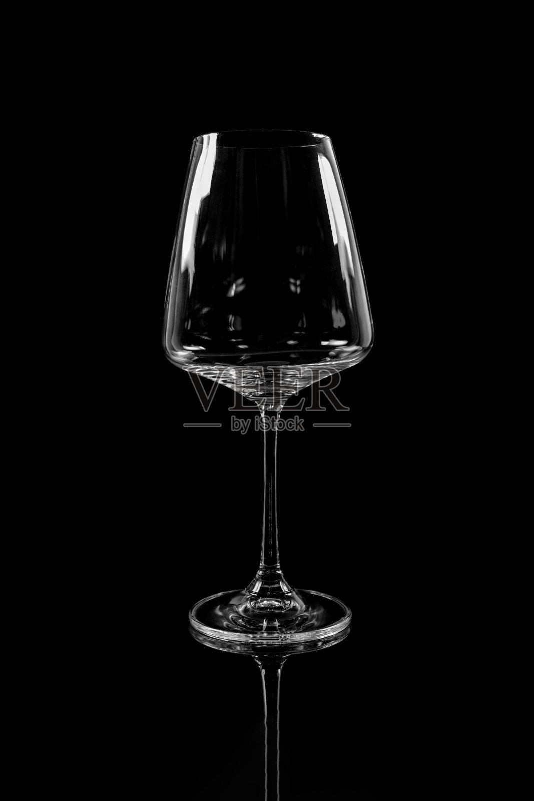 酒杯上的黑色背景微距照片摄影图片