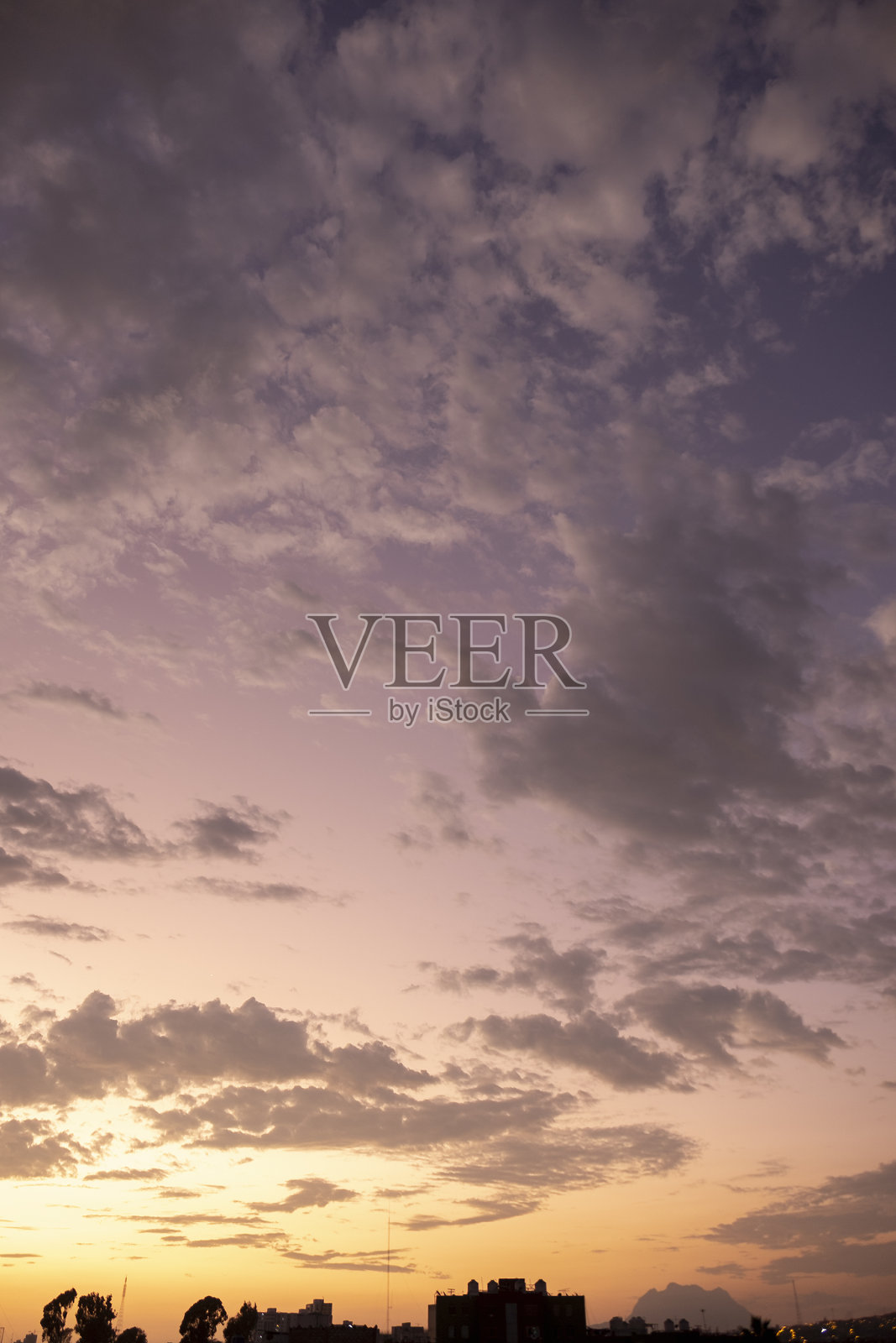 秘鲁特鲁希略的日落天空照片摄影图片