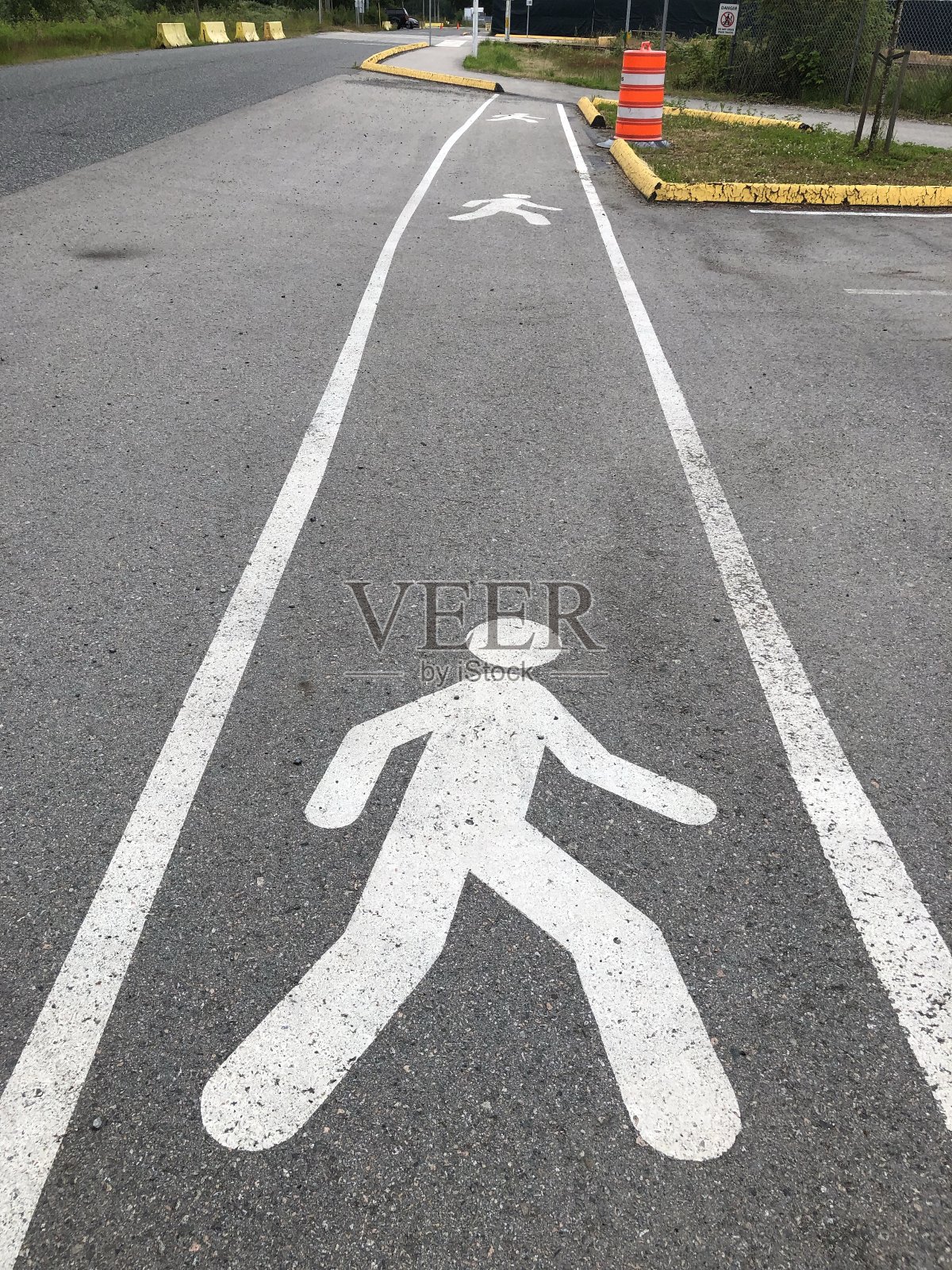 社会距离慢跑照片摄影图片