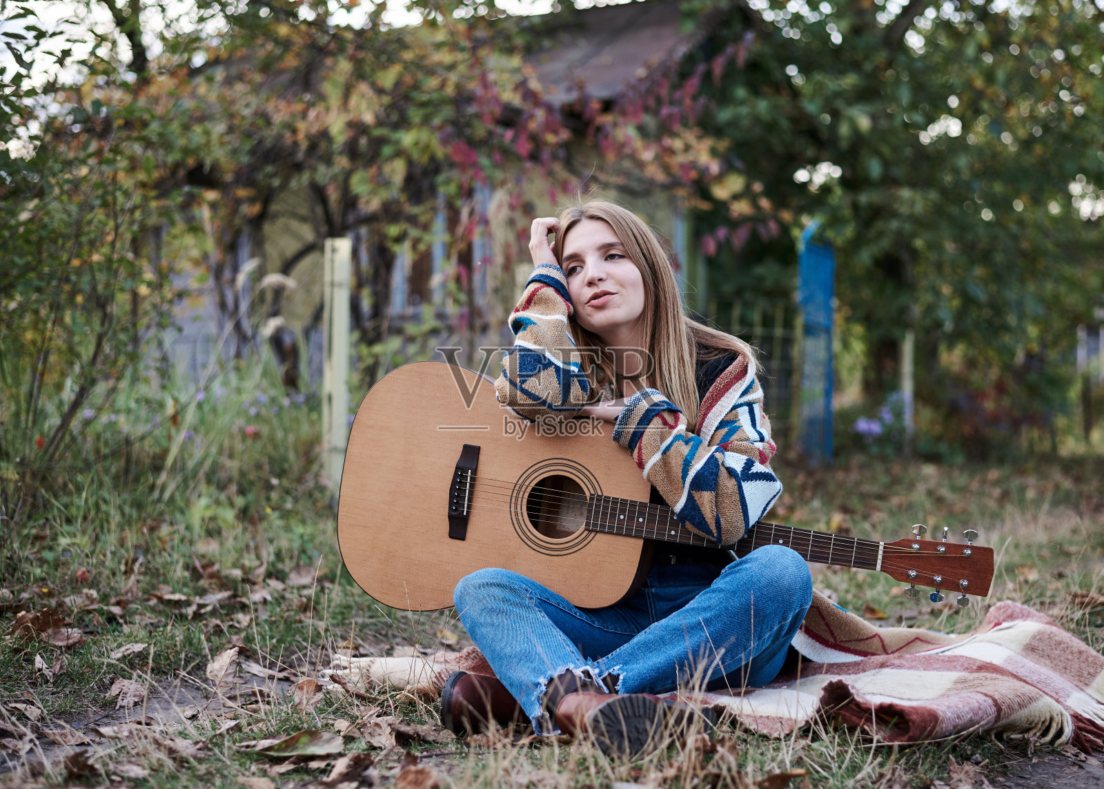 公园里的嬉皮士照片摄影图片