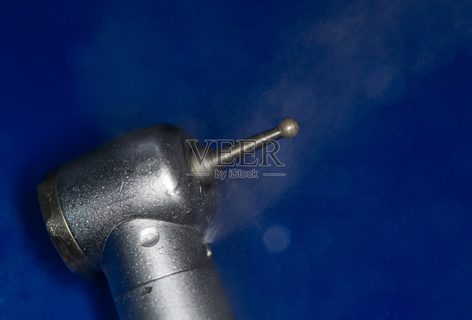 飞溅的机头照片摄影图片