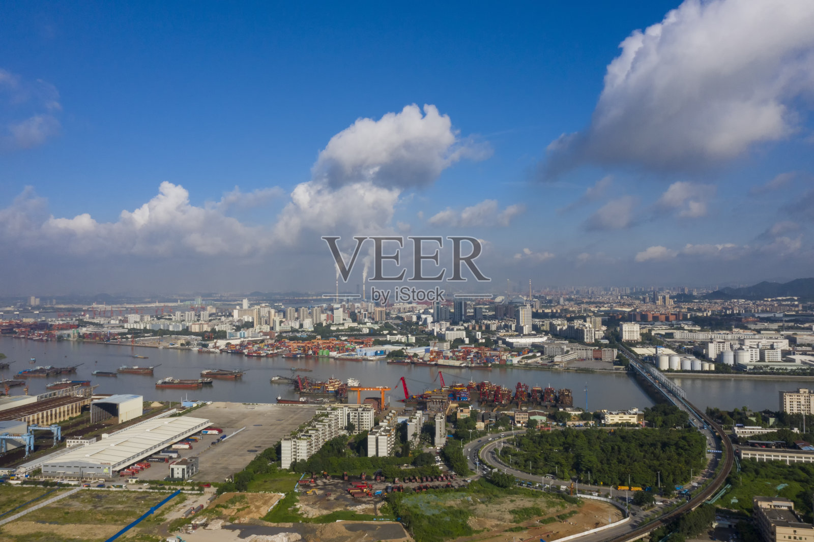 中国广州,广州经济技术开发区,广州港照片摄影图片