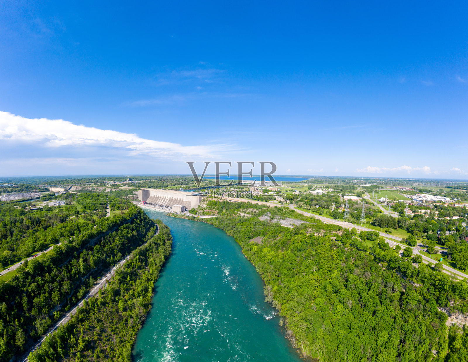 鸟瞰尼亚加拉河和尼亚加拉河游憩步道,安大略省,加拿大照片摄影图片