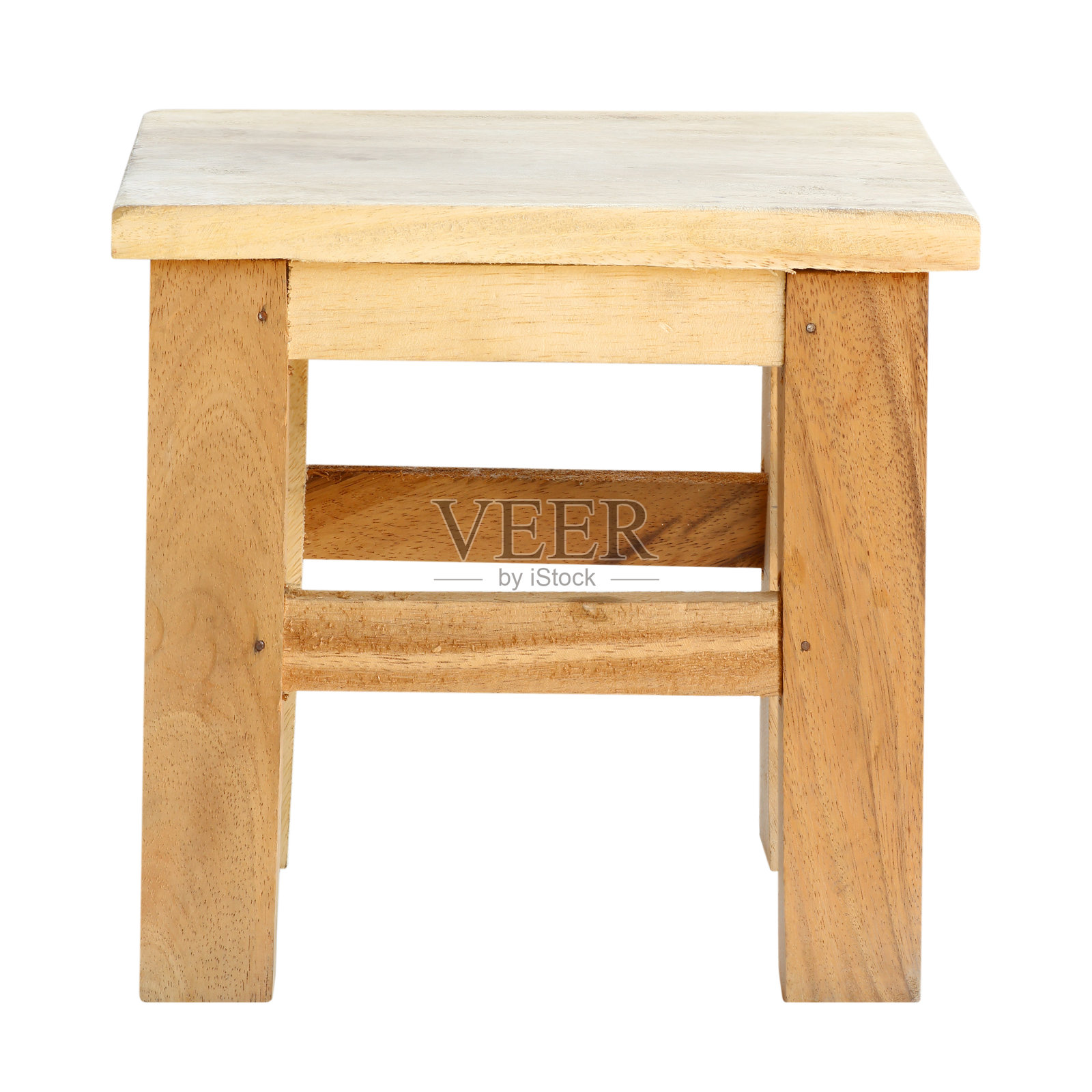 白色背景上孤立的小木椅照片摄影图片