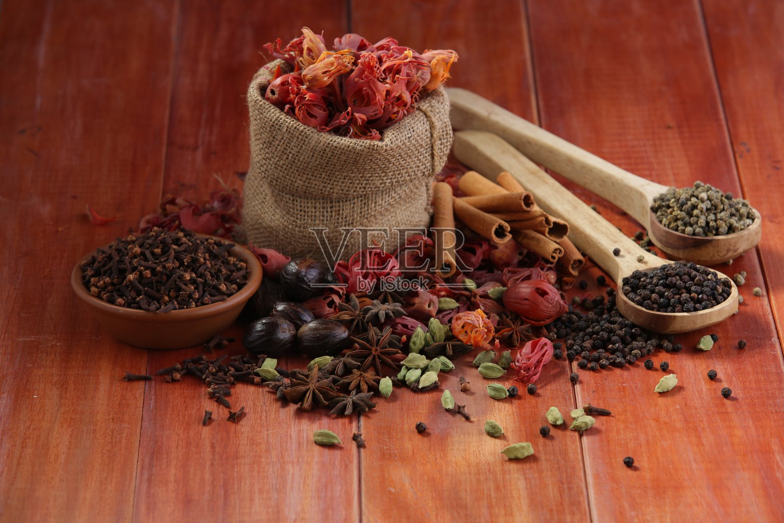 香料与木质BG照片摄影图片