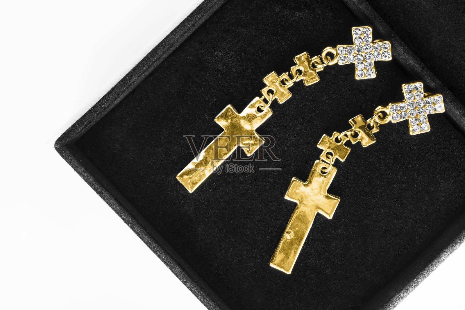 盒子里的耳环照片摄影图片