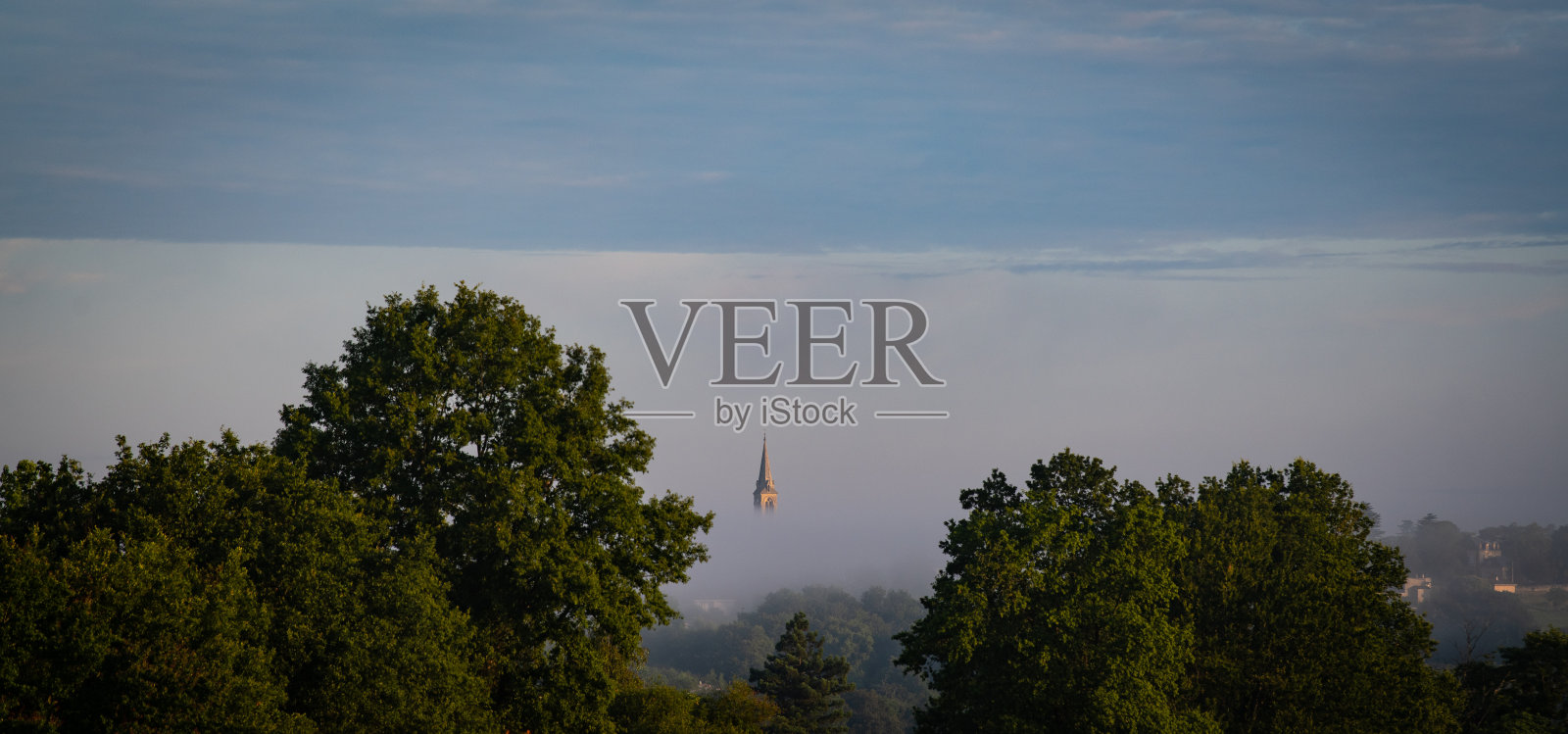 日落景观, 波尔多酒庄, 兰戈伊兰, 法国照片摄影图片