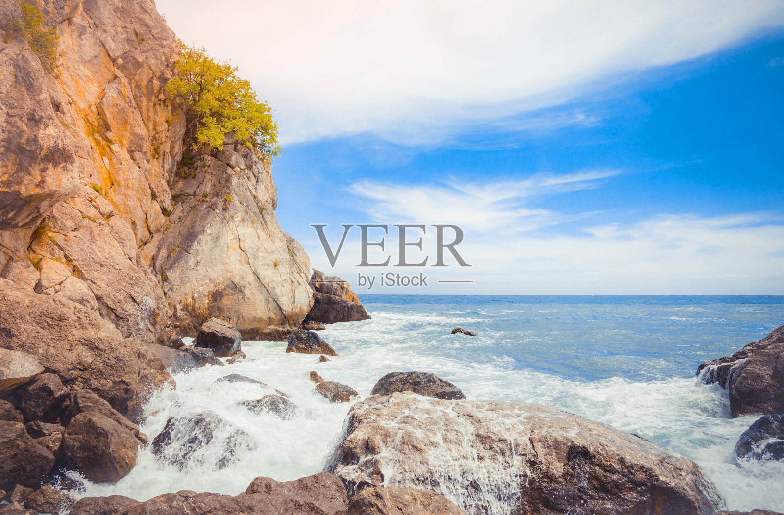 黑海的岩石海岸。Gurzuf,克里米亚照片摄影图片