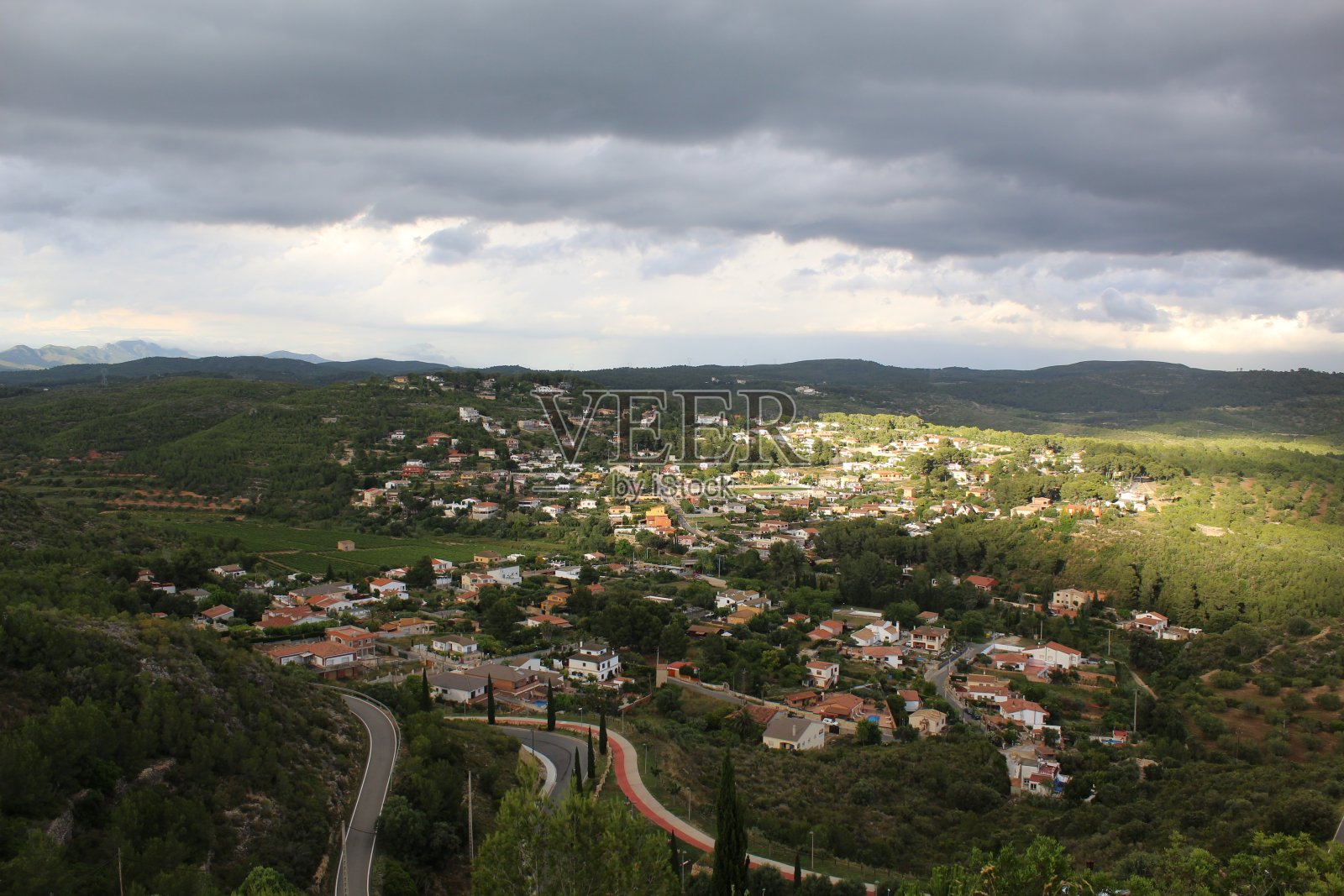 全景图来自西班牙加泰罗尼亚Vespella照片摄影图片