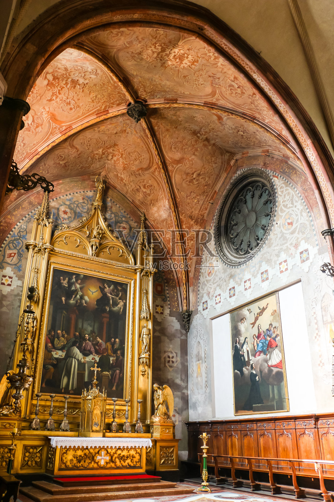 皮亚琴察的圣安东尼奥大教堂(Basilica di Sant'Antonino)。照片摄影图片