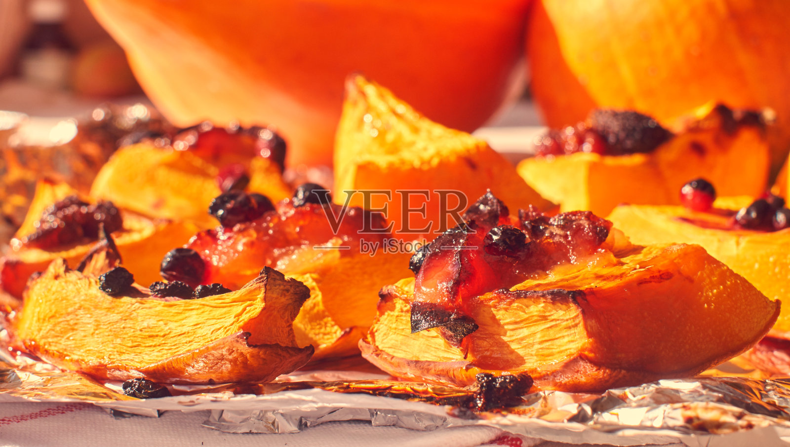 自制烤甜南瓜和蔓越莓特写照片摄影图片