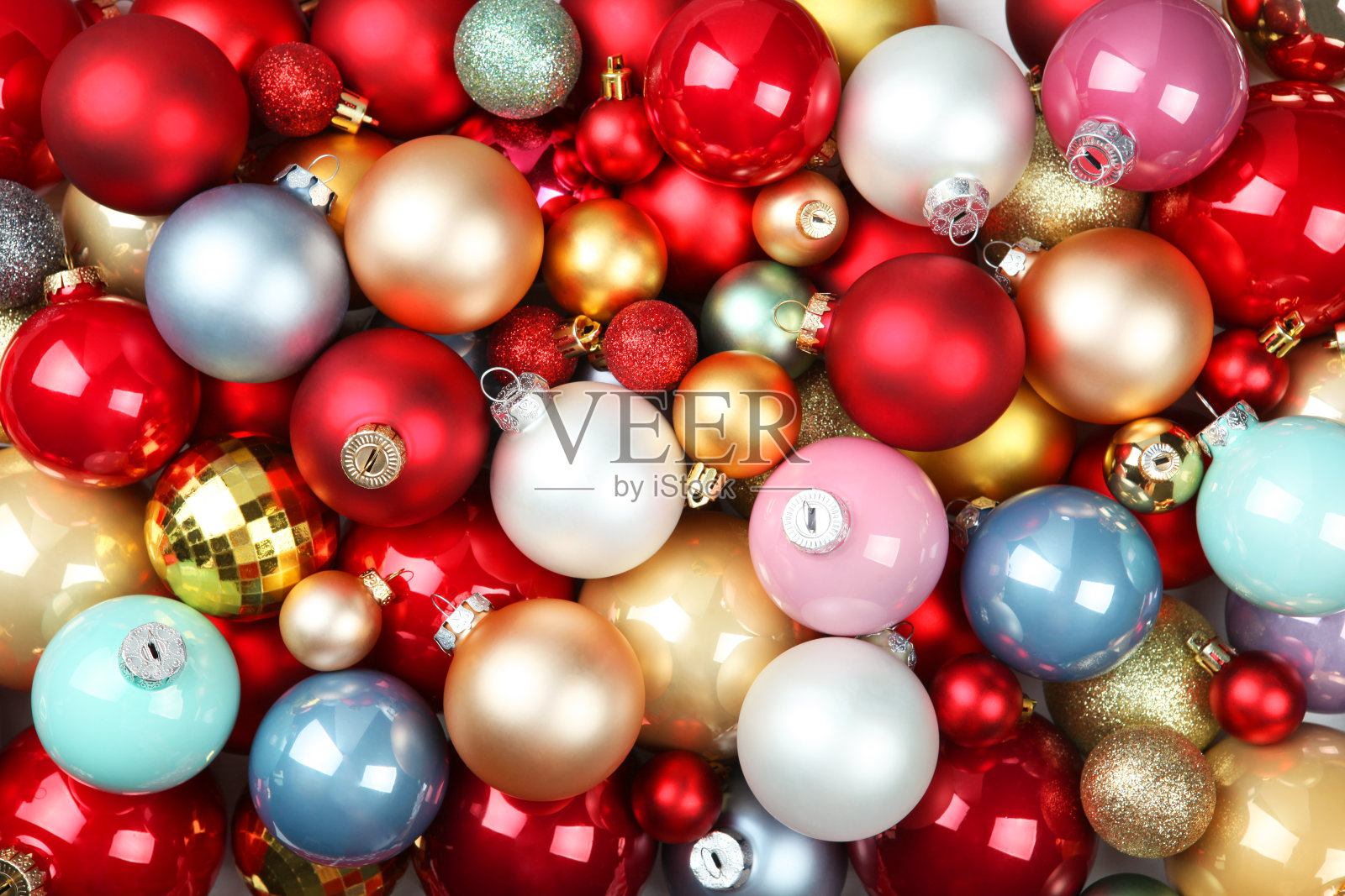 美丽的圣诞球的背景。新年或圣诞节背景。照片摄影图片