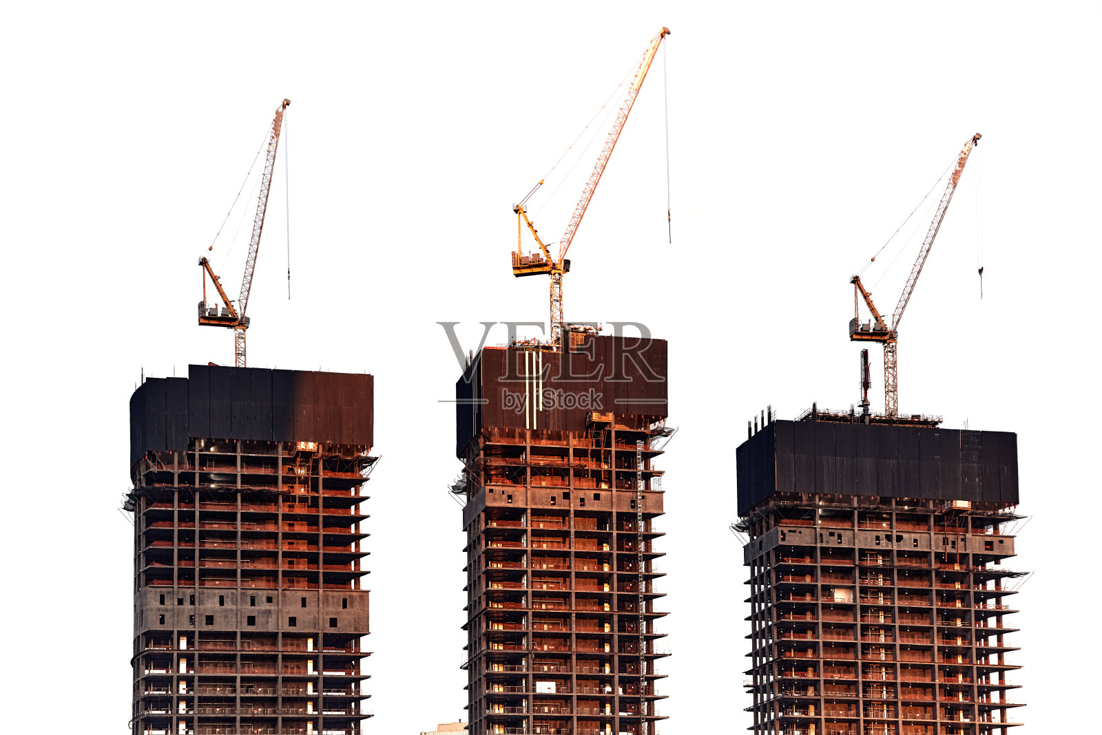 施工现场建筑在白色背景下施工,起重机照片摄影图片