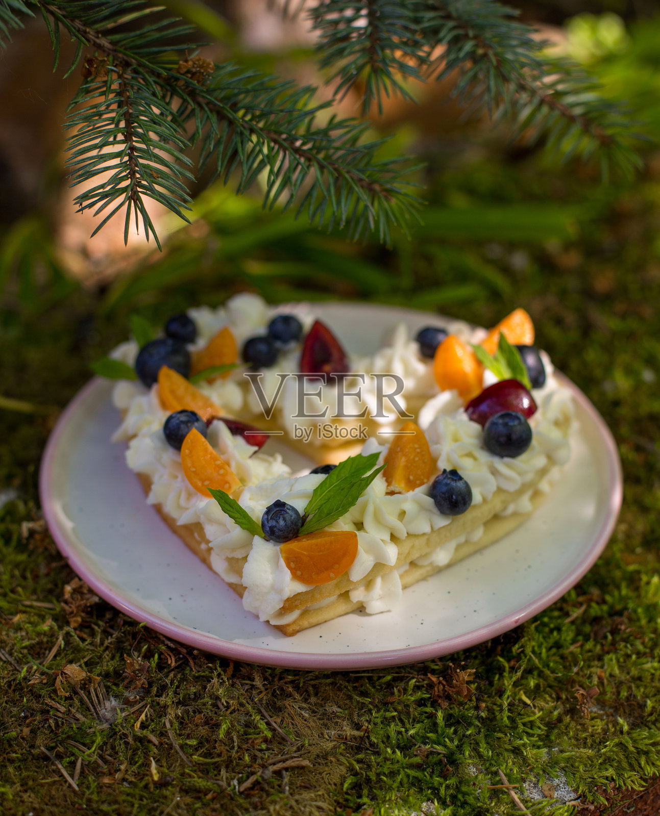 自制心形蛋糕照片摄影图片