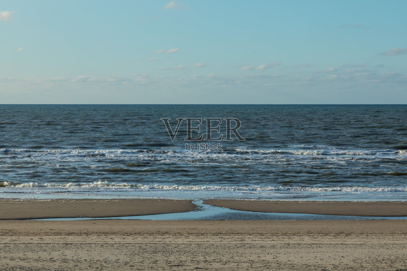 位于荷兰著名的特塞尔岛的水湾。照片摄影图片