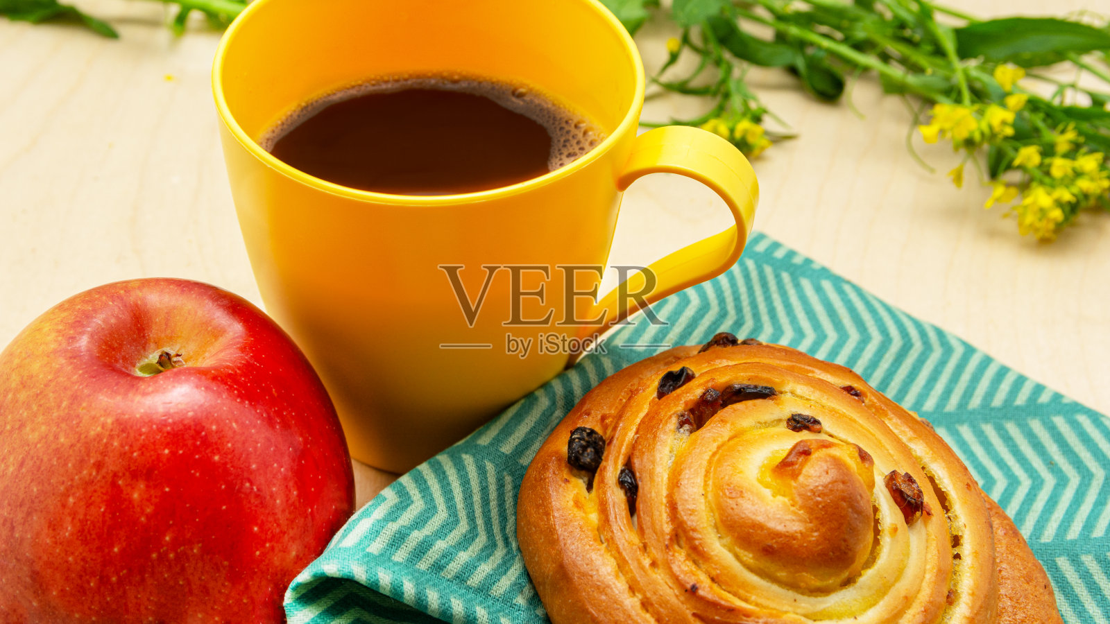 夏季健康的早餐。照片摄影图片