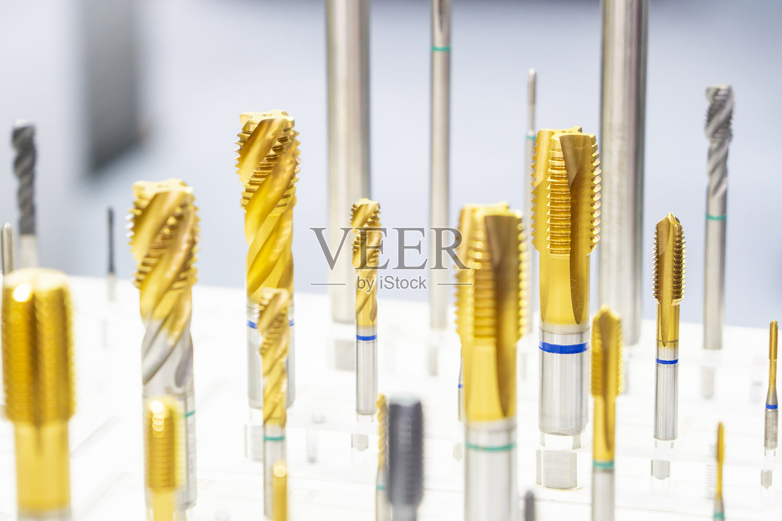 该机床用于数控铣床制造螺纹的攻丝工具。照片摄影图片