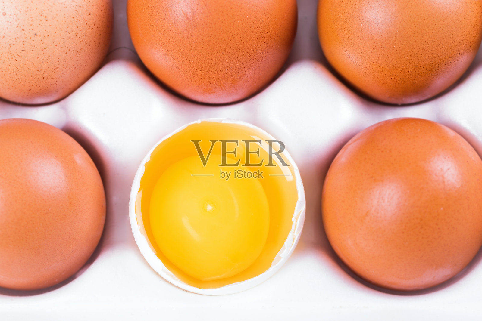 白盒子里的新鲜鸡蛋,特写,照片摄影图片