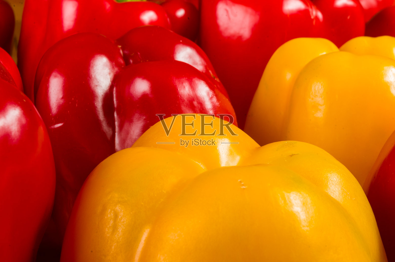 色彩鲜艳的混合最新鲜的红黄辣椒,甜椒照片摄影图片