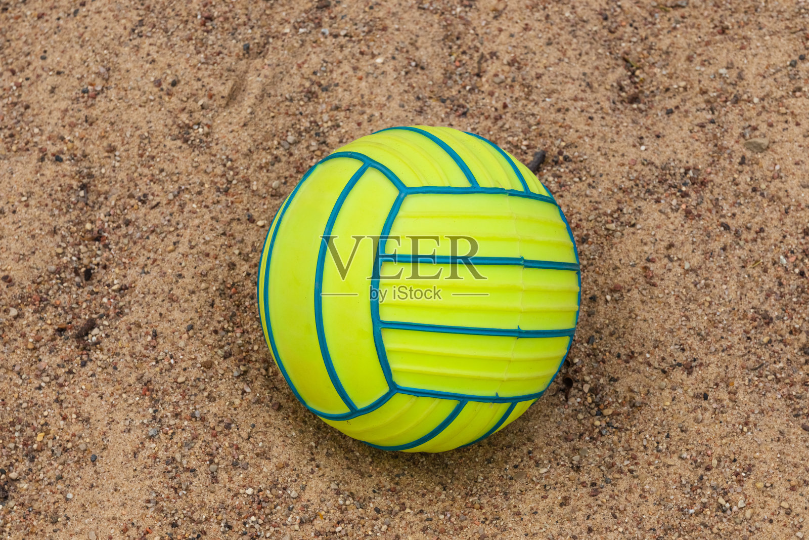 城市公园里的球赛。夏天。娱乐。照片摄影图片