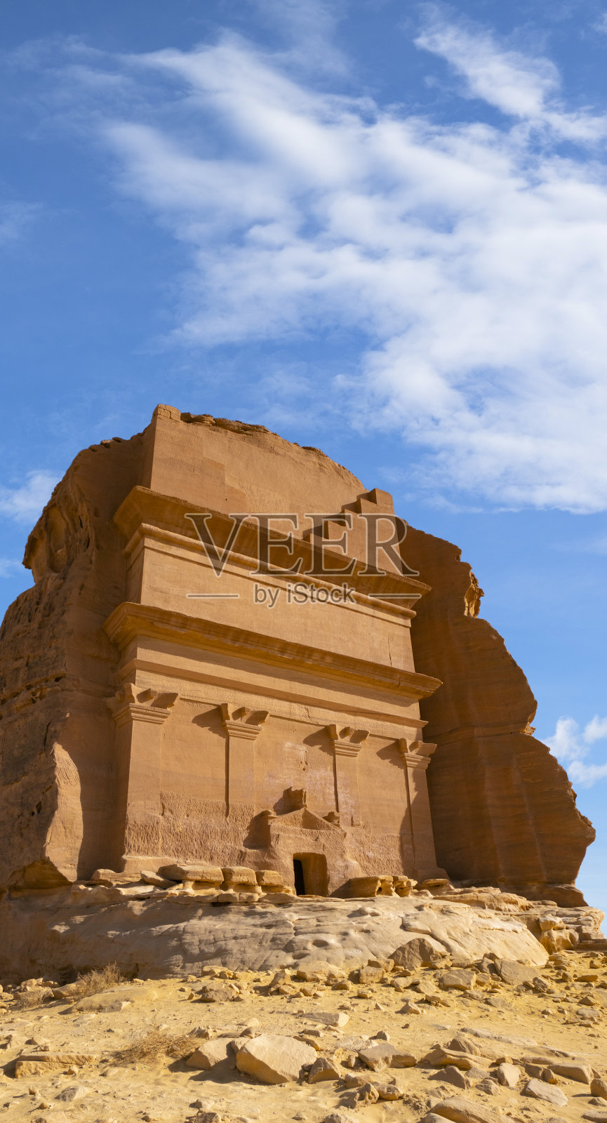 沙特阿拉伯欧拉附近玛甸沙勒考古遗址的里海安墓(Qasr AlFarid)照片摄影图片