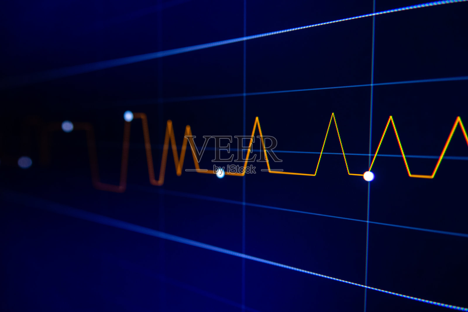 股票交易市场图形在LED屏幕上为企业概念。照片摄影图片