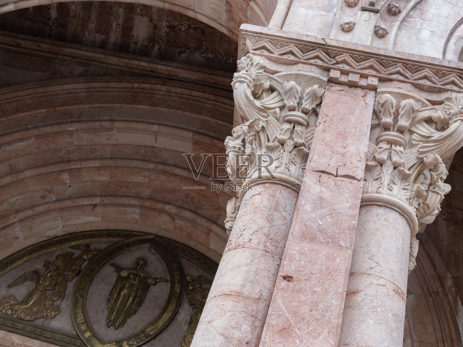 科瓦东加避难所的纵队照片摄影图片