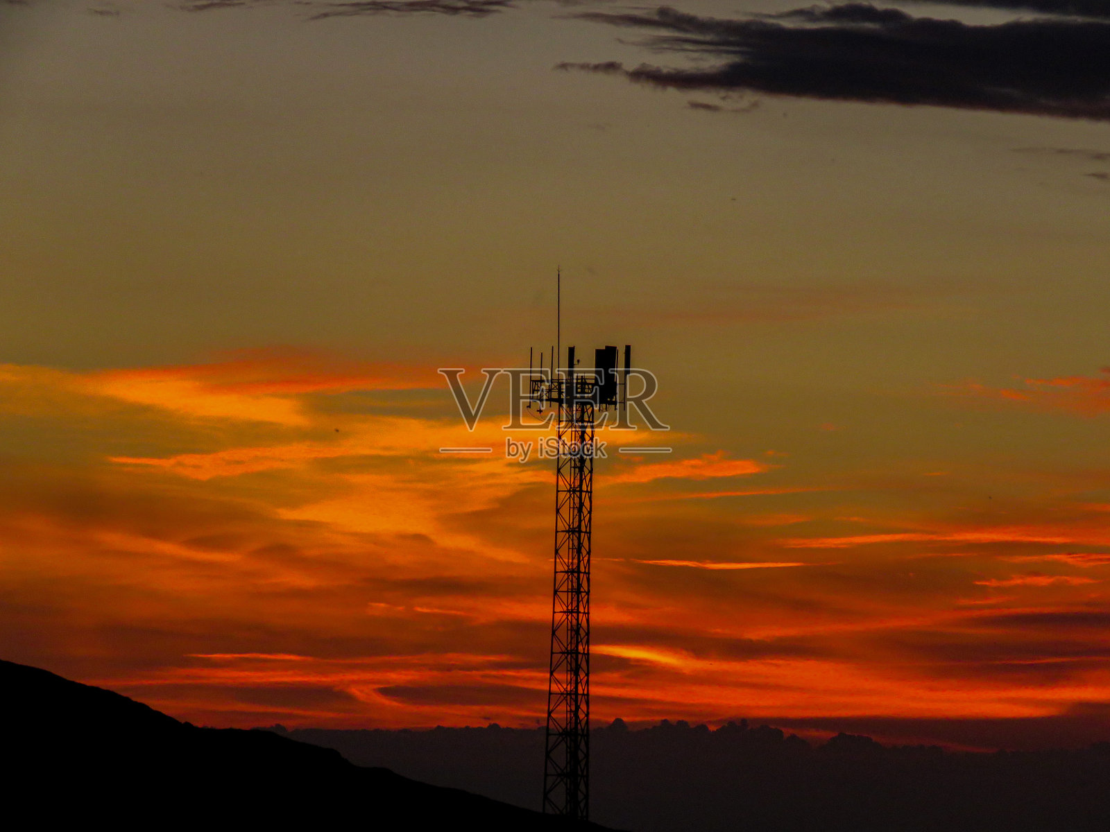 日落旁边的地板在家里照片摄影图片