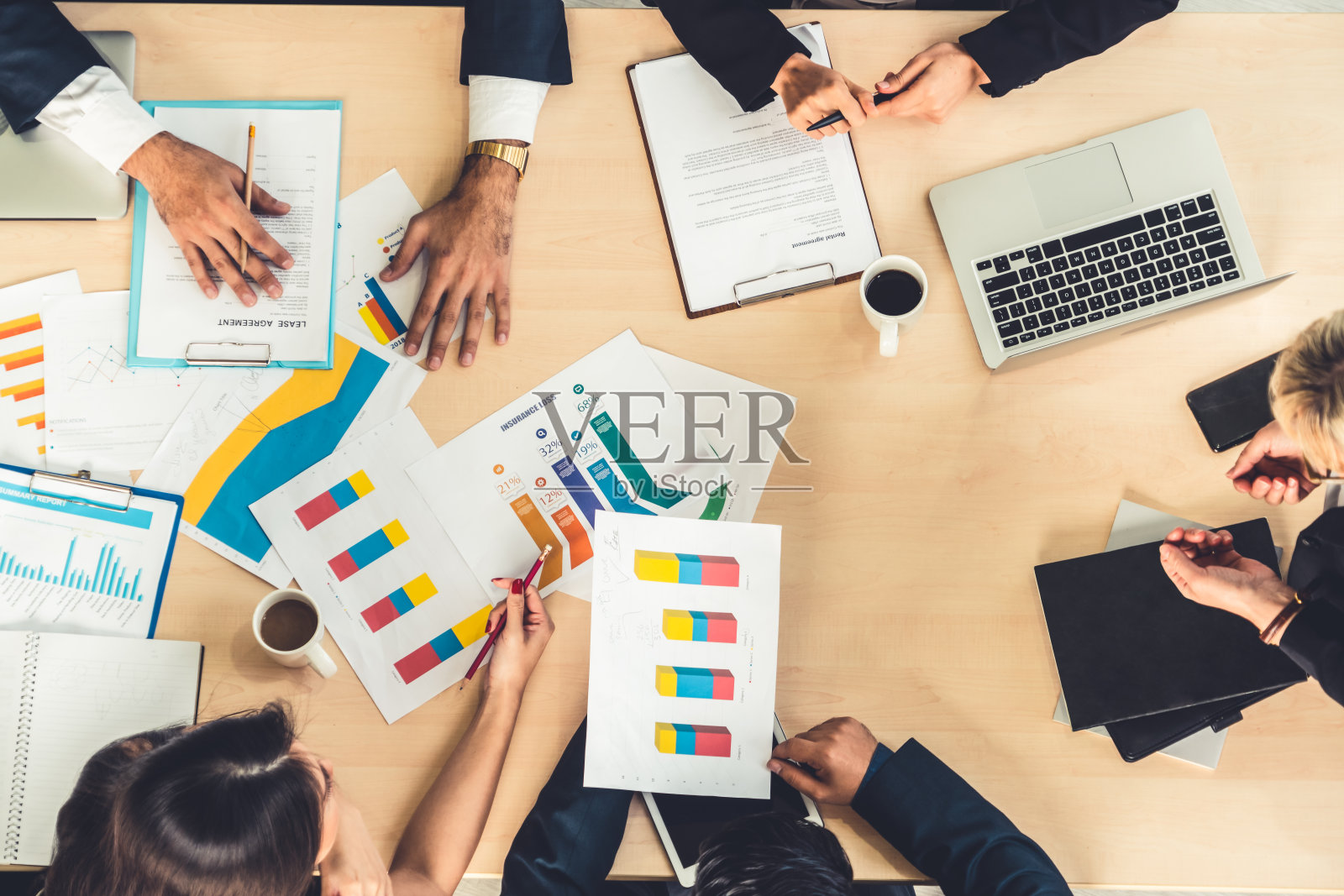 商务人士小组会议俯视图拍摄照片摄影图片