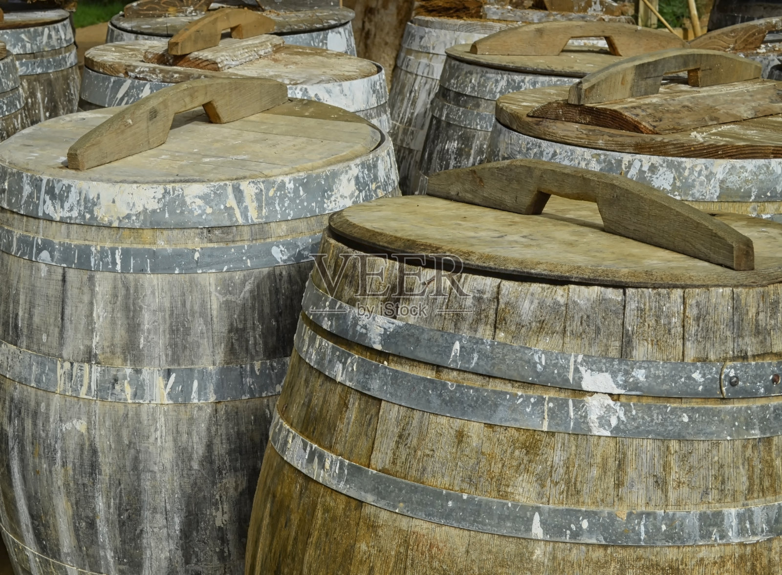 纯朴手工木桶照片摄影图片