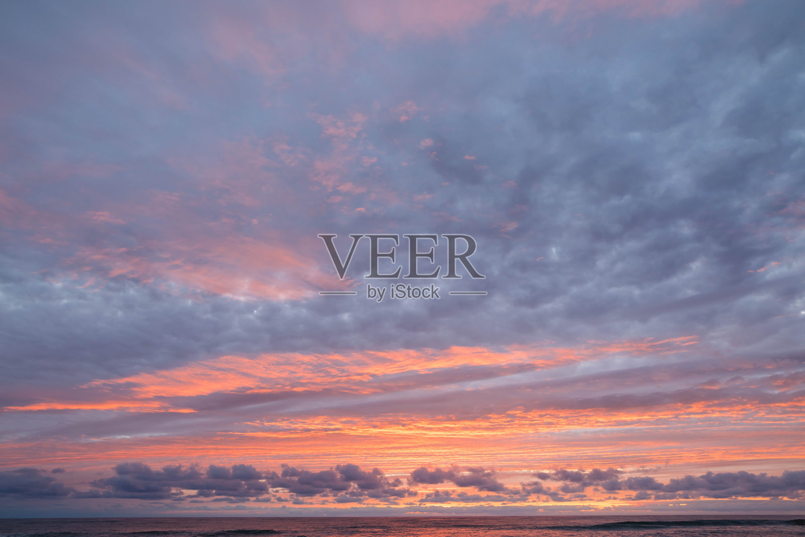 海滩上美丽的日落照片摄影图片