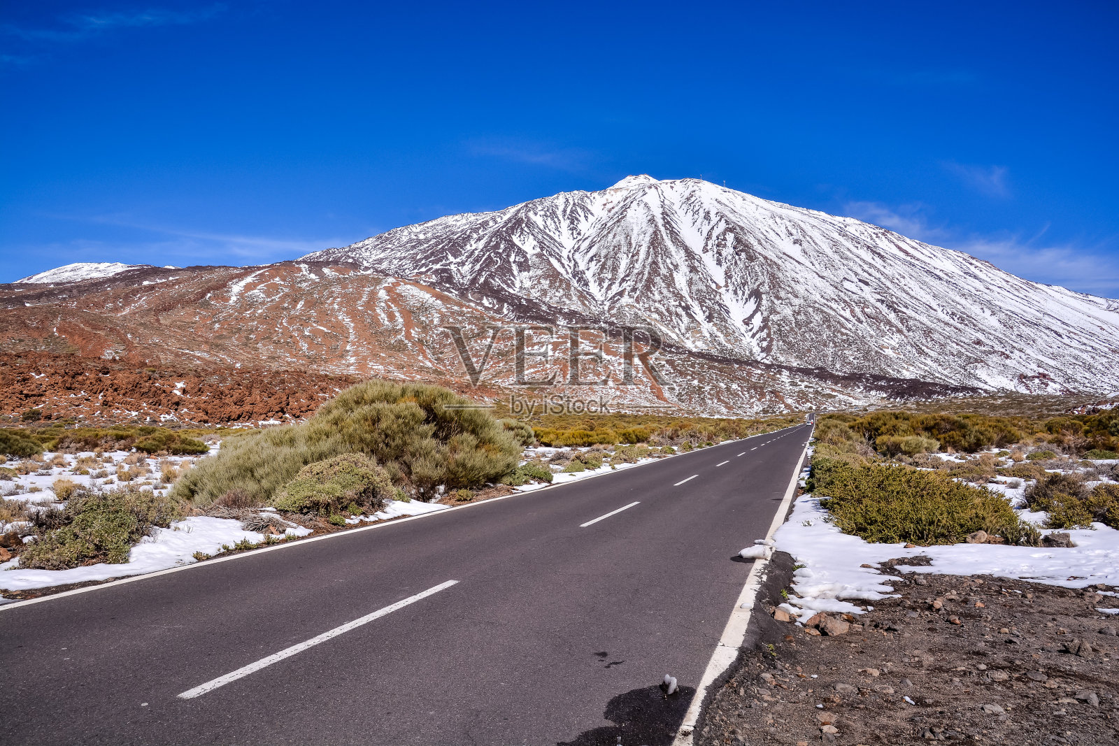 雪覆盖了泰德山照片摄影图片