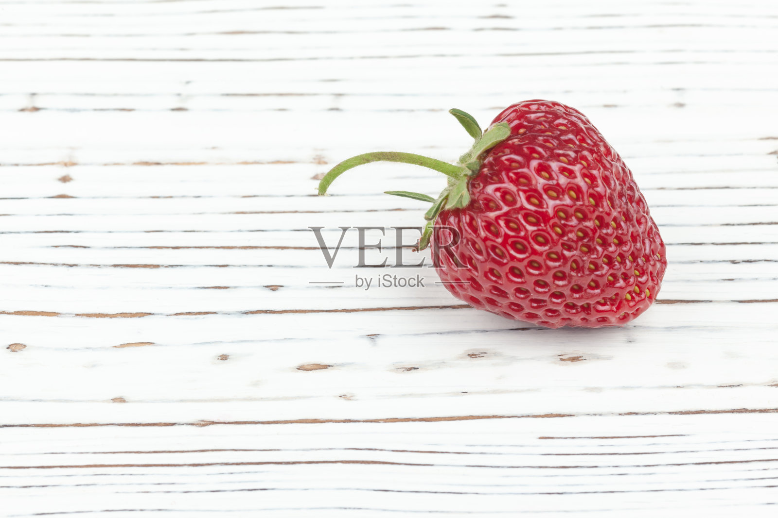 成熟多汁的草莓照片摄影图片