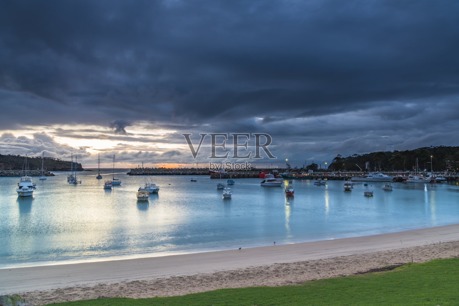 日出海景,低云岸照片摄影图片