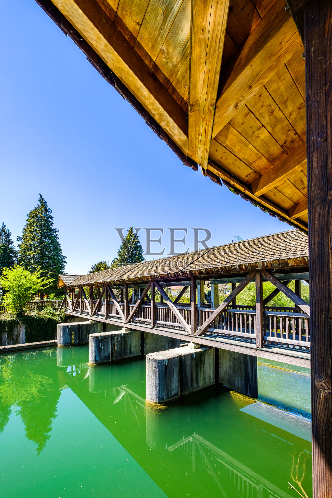 wolfratshausen著名的防洪堤照片摄影图片