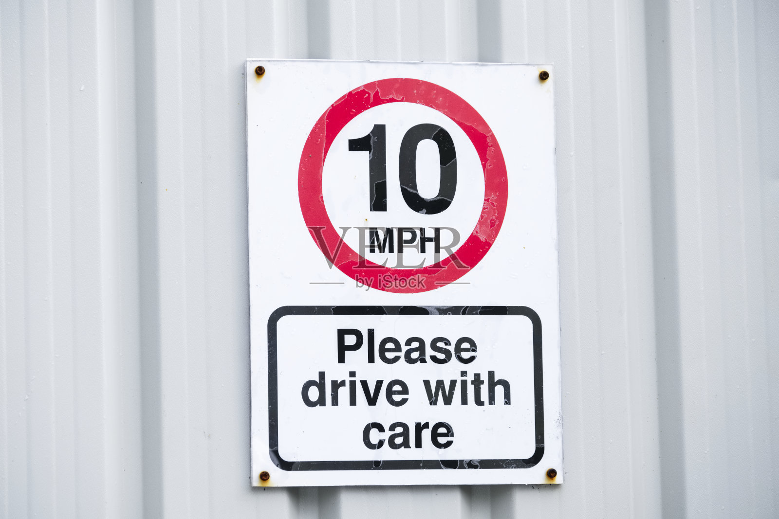 10英里每小时建筑工地速度安全标志英格兰照片摄影图片