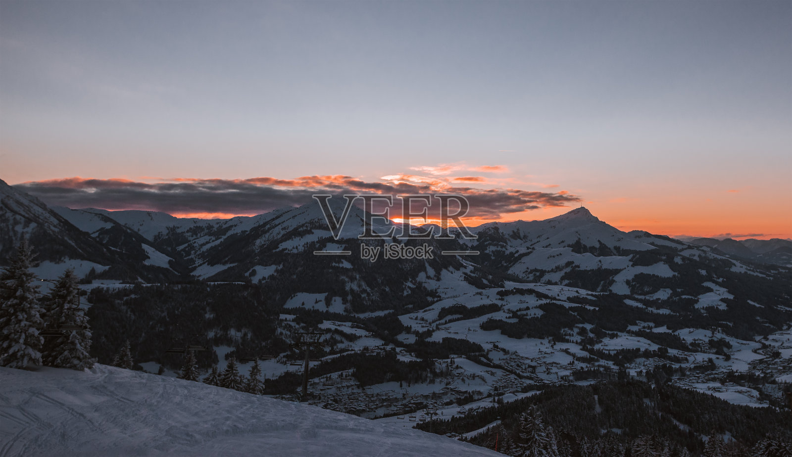 红色的山照片摄影图片