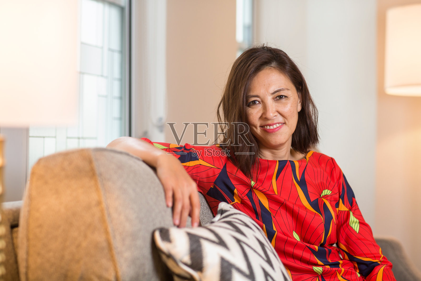 中年亚洲妇女。照片摄影图片