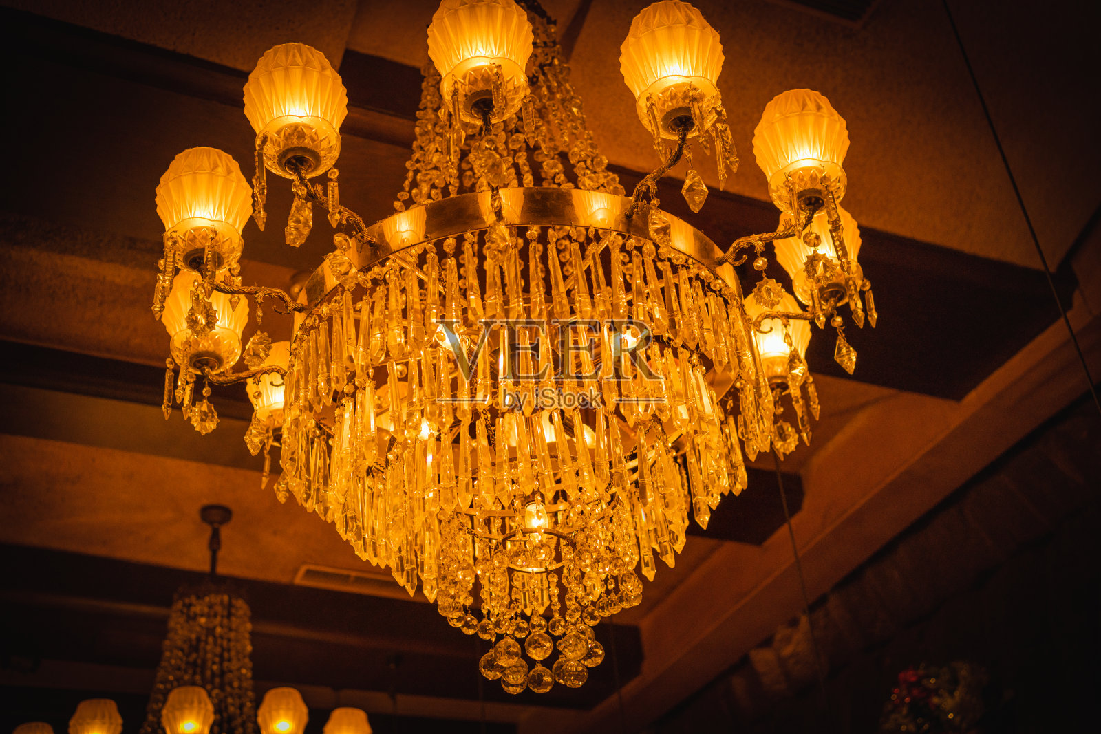 在夜晚的酒廊照片摄影图片