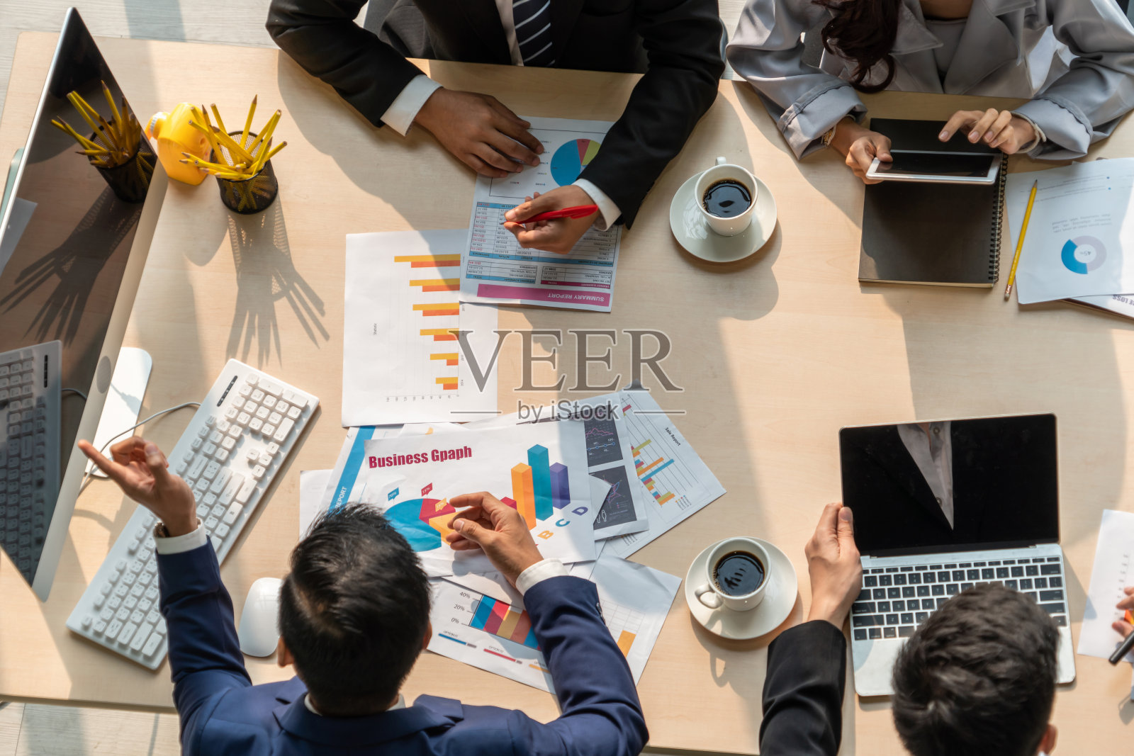 商务人士团体会议从俯视图拍摄照片摄影图片