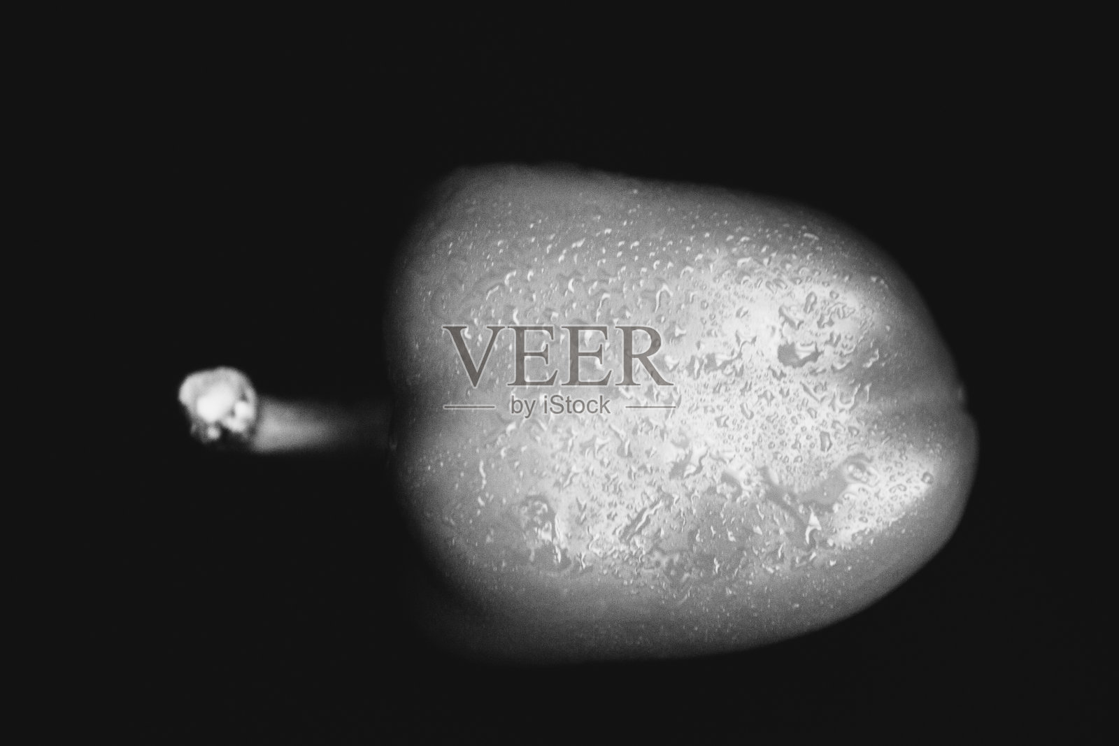 深色背景上的蔬菜照片摄影图片