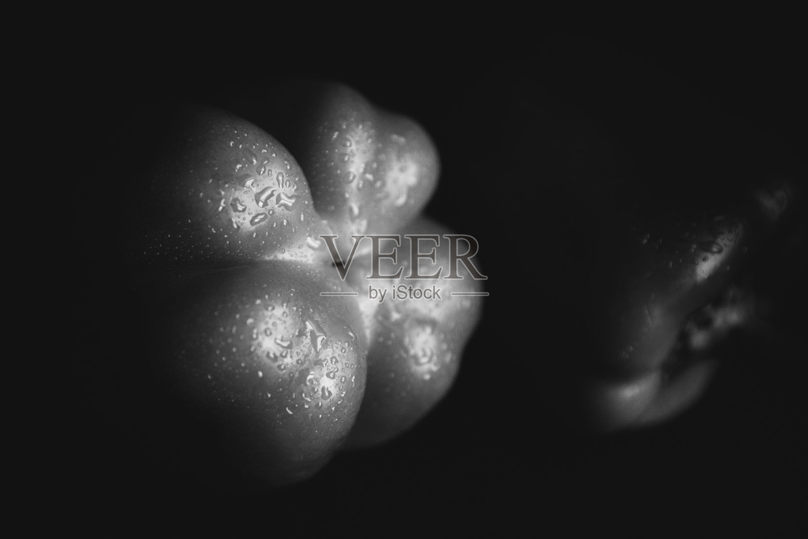 深色背景上的蔬菜照片摄影图片