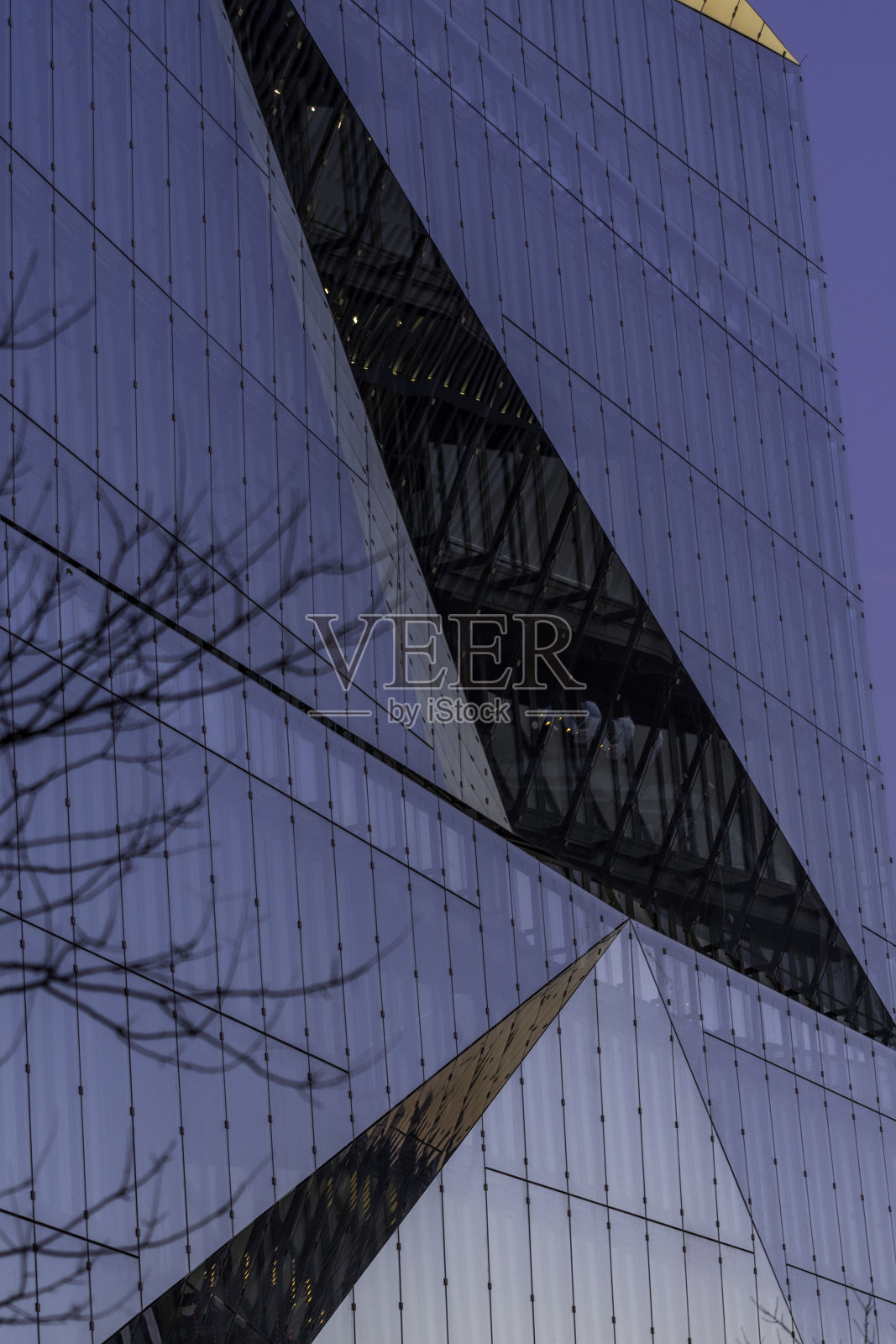 立面上的倒影照片摄影图片