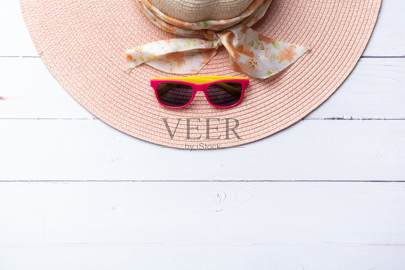 夏日度假质感沙滩配饰概念照片摄影图片