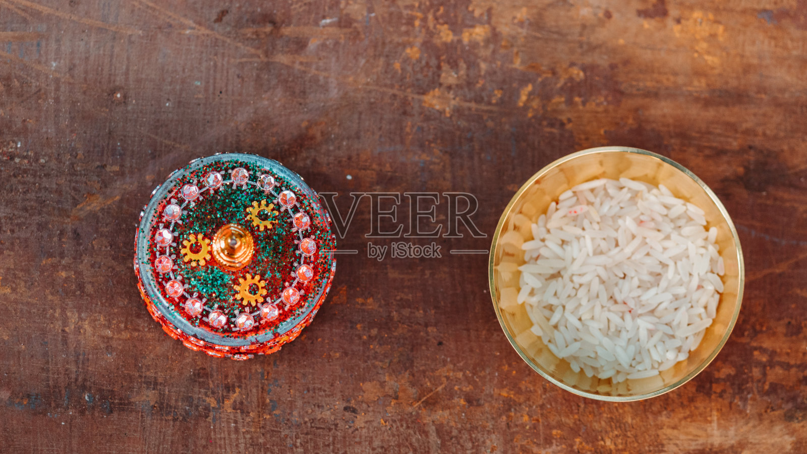 上面直接射的是米以外的陶碗照片摄影图片