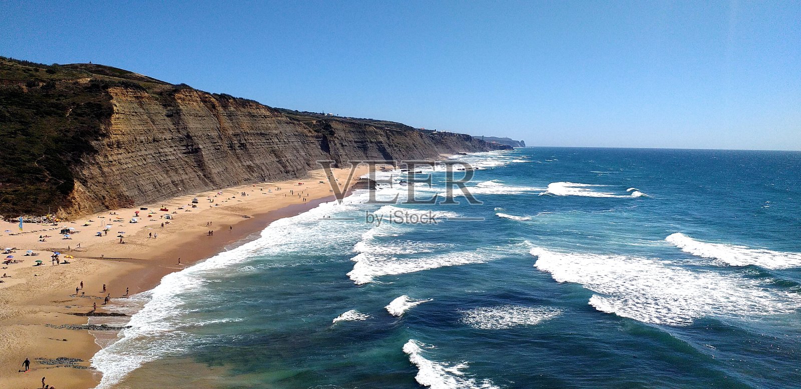 Magoito海滩,辛特拉。蓝色的天空,阳光明媚的日子。夏天在天堂照片摄影图片